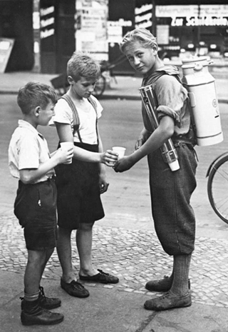 1879 lemonade stand